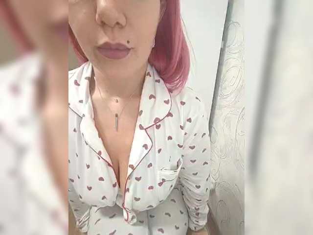 Mandarinka8's BongaCams show and profile