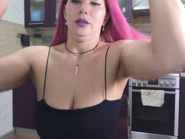 Mandarinka8's BongaCams show and profile