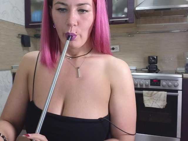 Mandarinka8's BongaCams show and profile