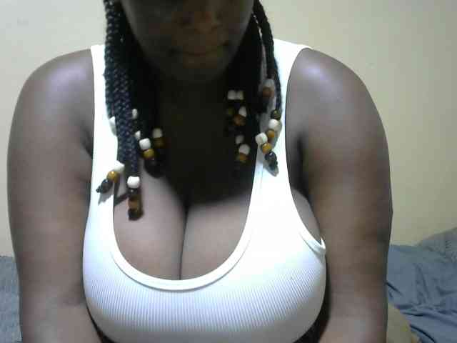 curvedhurny Live Webcam on BongaCams