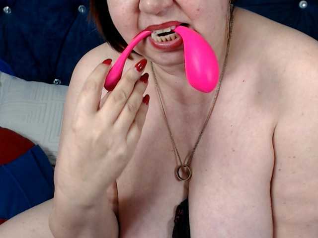 DragonFly7223's BongaCams show and profile