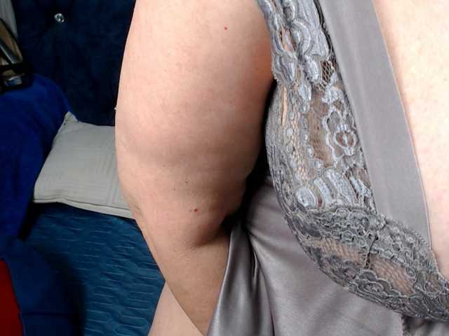 DragonFly7223's BongaCams show and profile