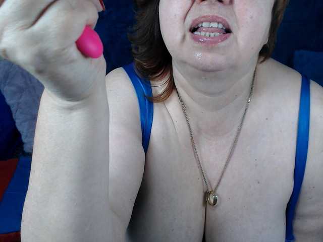 DragonFly7223's BongaCams show and profile