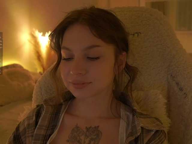 DrammaQueennnn live cam