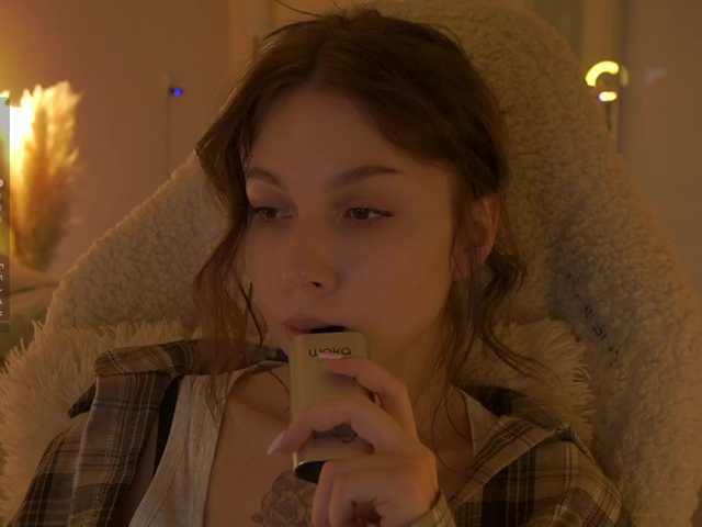 DrammaQueennnn live cam