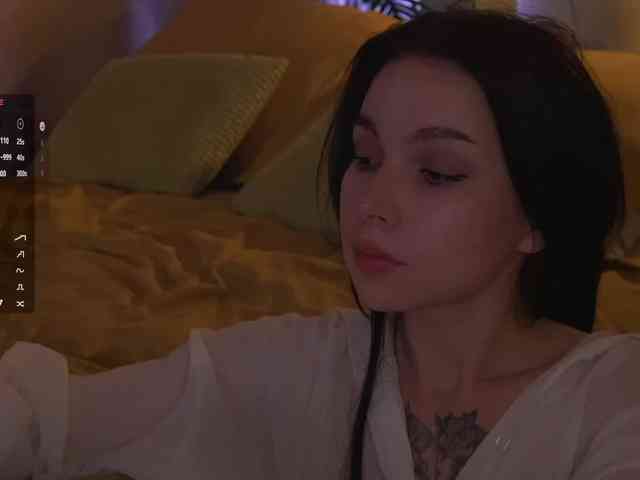 real live webcam DrammaQueennnn