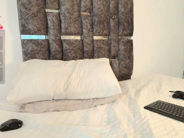 taniamilan live cam profile