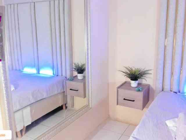 TaniaMilan webcam