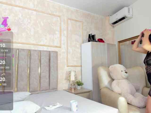 TaniaMilan webcam