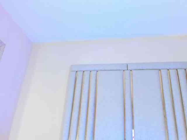 taniamilan Live Webcam on BongaCams