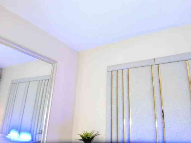 TaniaMilan webcam