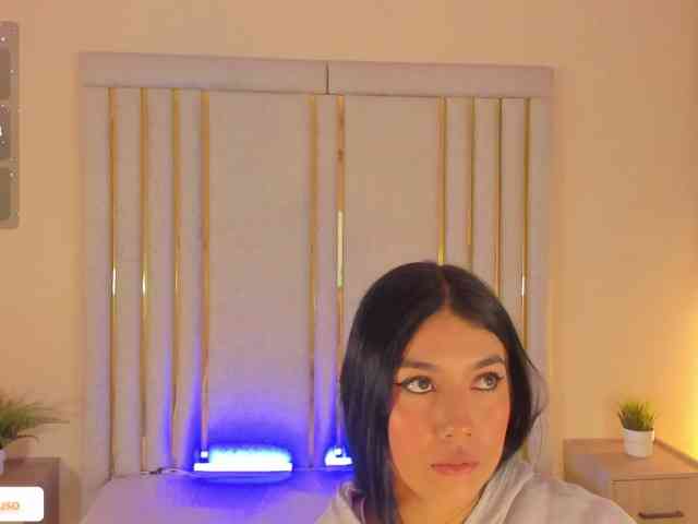 TaniaMilan webcam