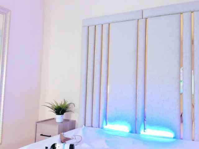 TaniaMilan webcam