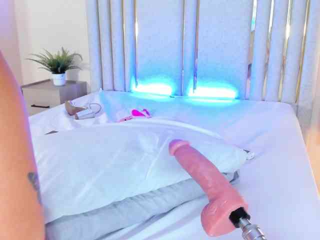 TaniaMilan webcam