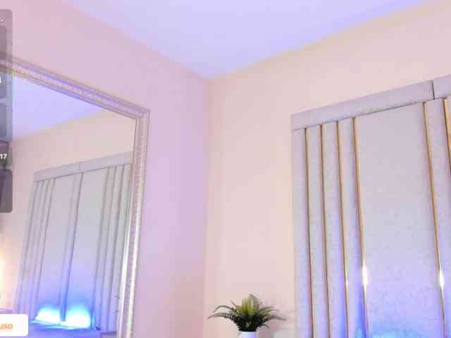 TaniaMilan webcam