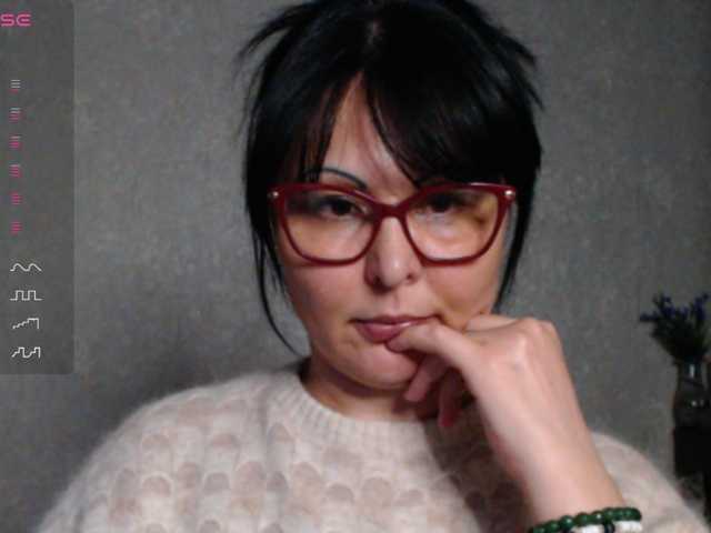 AlexEdythe — Hi, my name is Anechka  I don't watch the camera!!!!    Good mood everyone!))