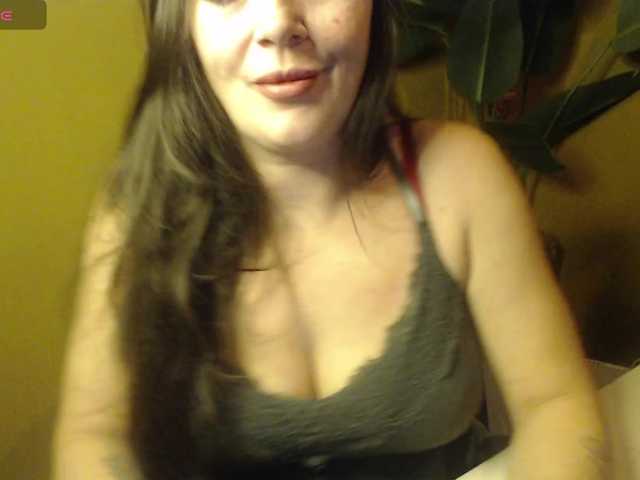 dutchmilf's BongaCams show and profile