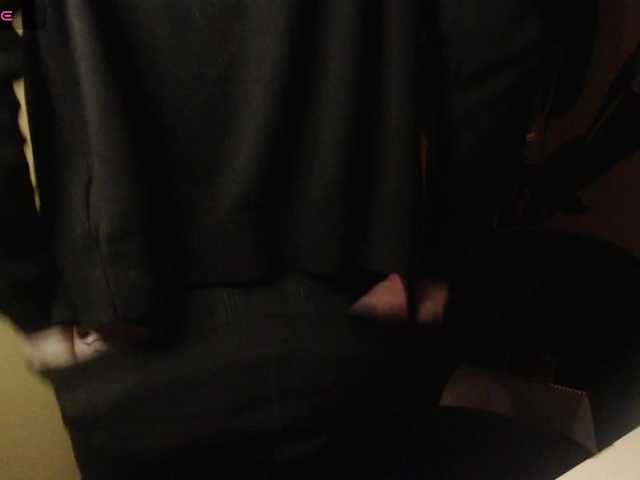 dutchmilf's BongaCams show and profile