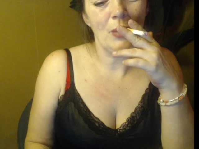 dutchmilf's BongaCams show and profile