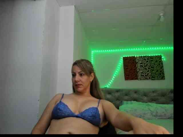 TaylorCoxz webcam