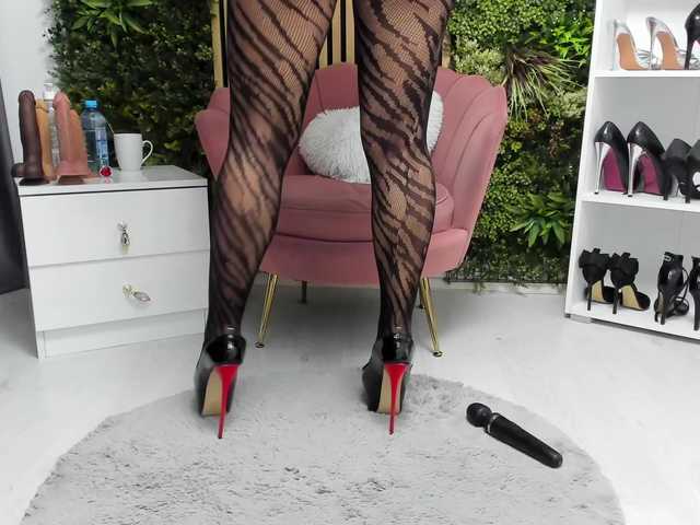 Sweetcherry30's BongaCams show and profile