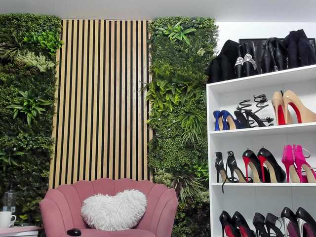 Sweetcherry30's BongaCams show and profile