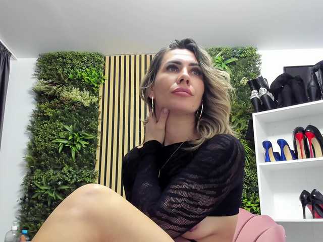 Sweetcherry30's BongaCams show and profile