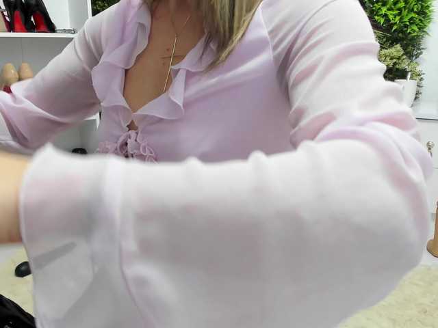 Sweetcherry30's BongaCams show and profile