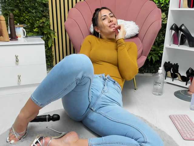 Sweetcherry30's BongaCams show and profile