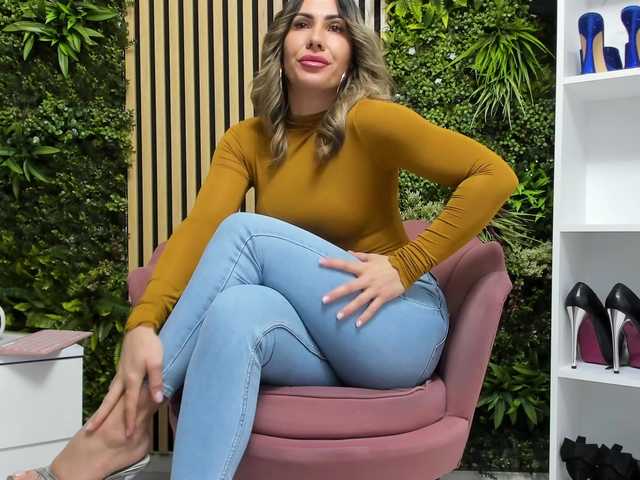 Sweetcherry30's BongaCams show and profile