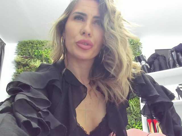 Sweetcherry30's BongaCams show and profile