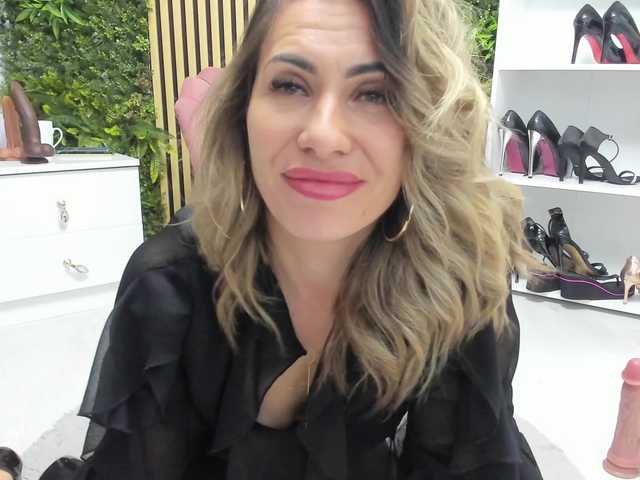 Sweetcherry30's BongaCams show and profile