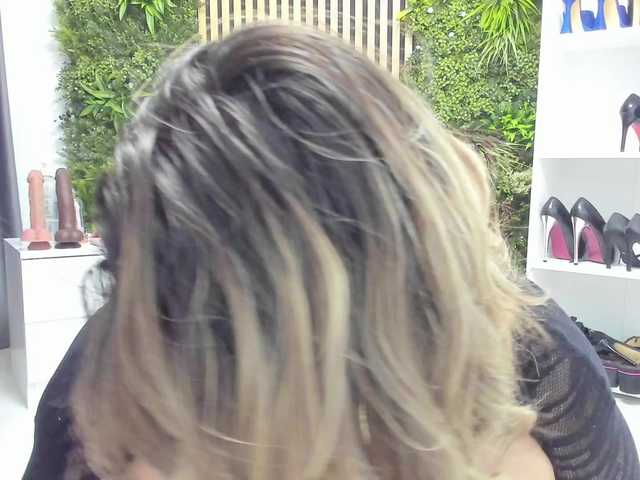 Sweetcherry30's BongaCams show and profile