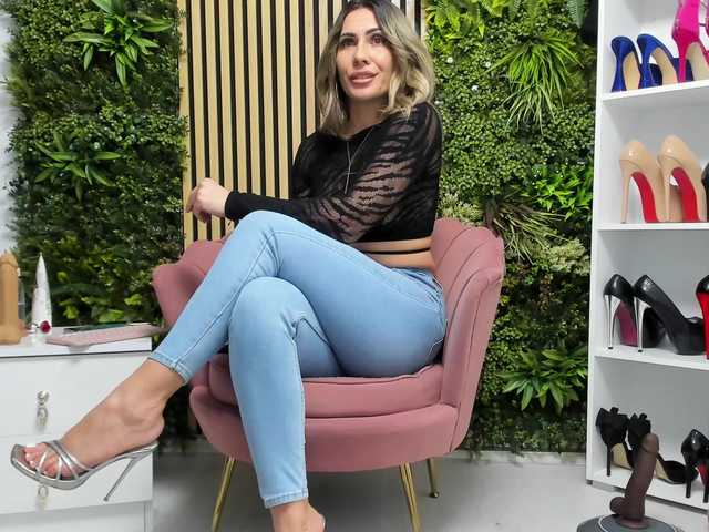 Sweetcherry30's BongaCams show and profile