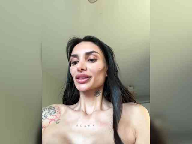 Izzi69 Live Webcam on BongaCams