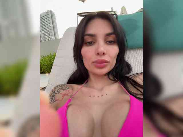 Izzi_666 webcam