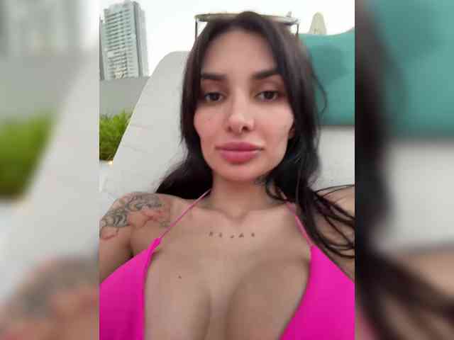 Izzi_666 webcam