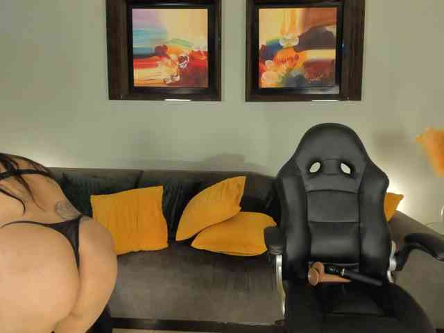 PuiYee1 webcam