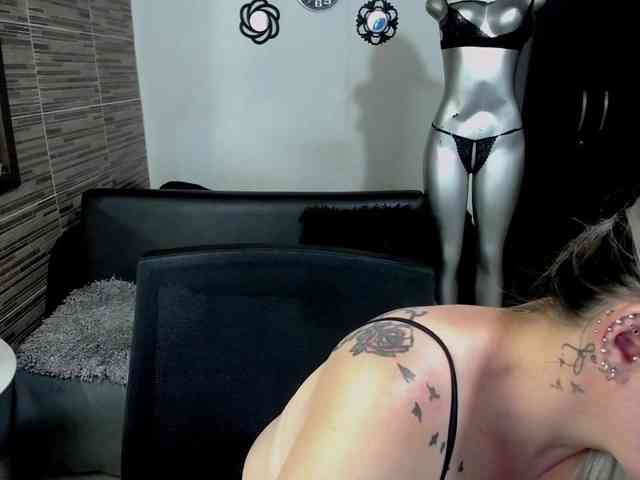 EmmaRizzoo webcam