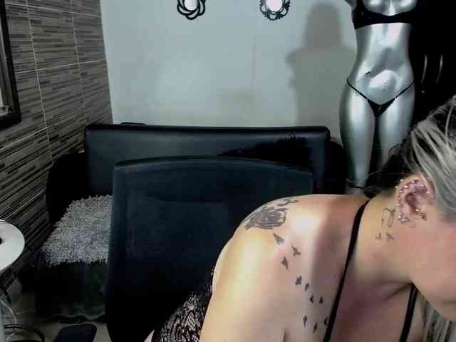 EmmaRizzoo webcam