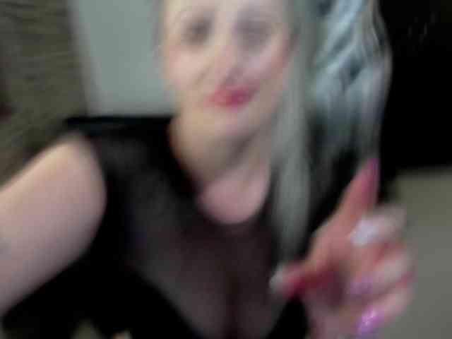 EmmaRizzoo webcam