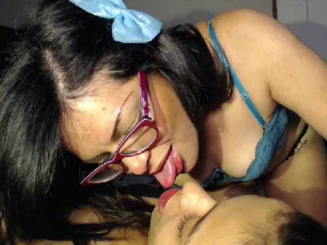 lesbifelinas's BongaCams show and profile