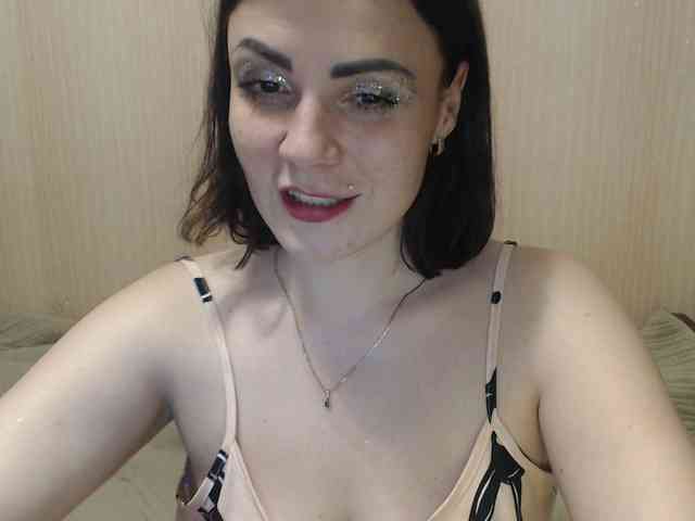 Group chat for 20 39 tokens, Full privates for 30 59 tokens, White babes, T..., 16