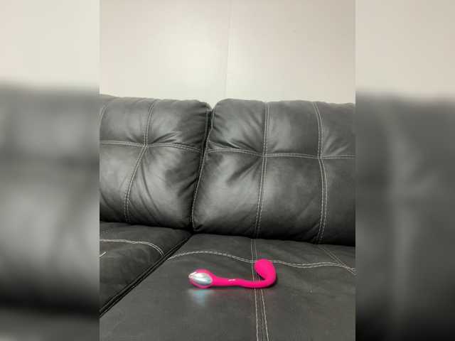 Sexyred3141-1's BongaCams show and profile