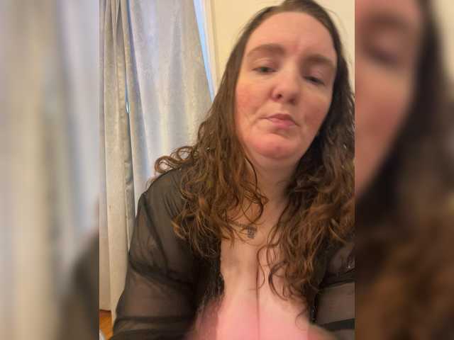 Sexyred3141-1's BongaCams show and profile