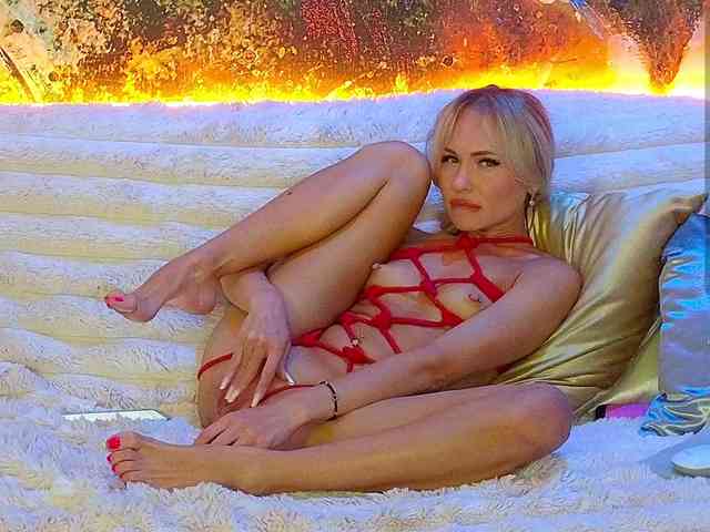 RudeGirl webcam