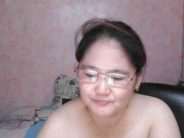 NICEtitspinay webcam