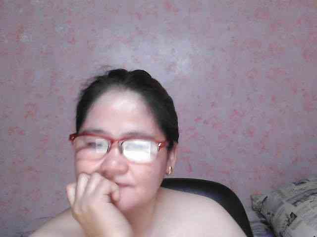 NICEtitspinay webcam