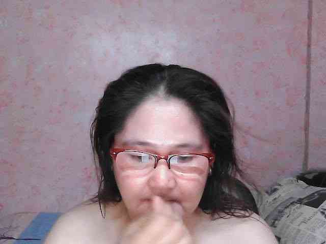 NICEtitspinay webcam