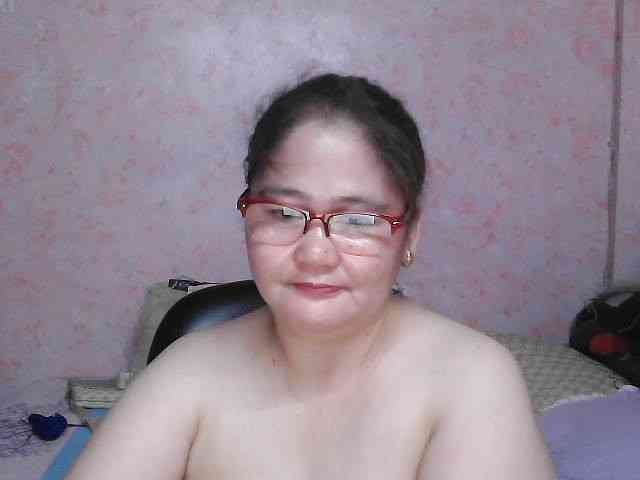 NICEtitspinay webcam